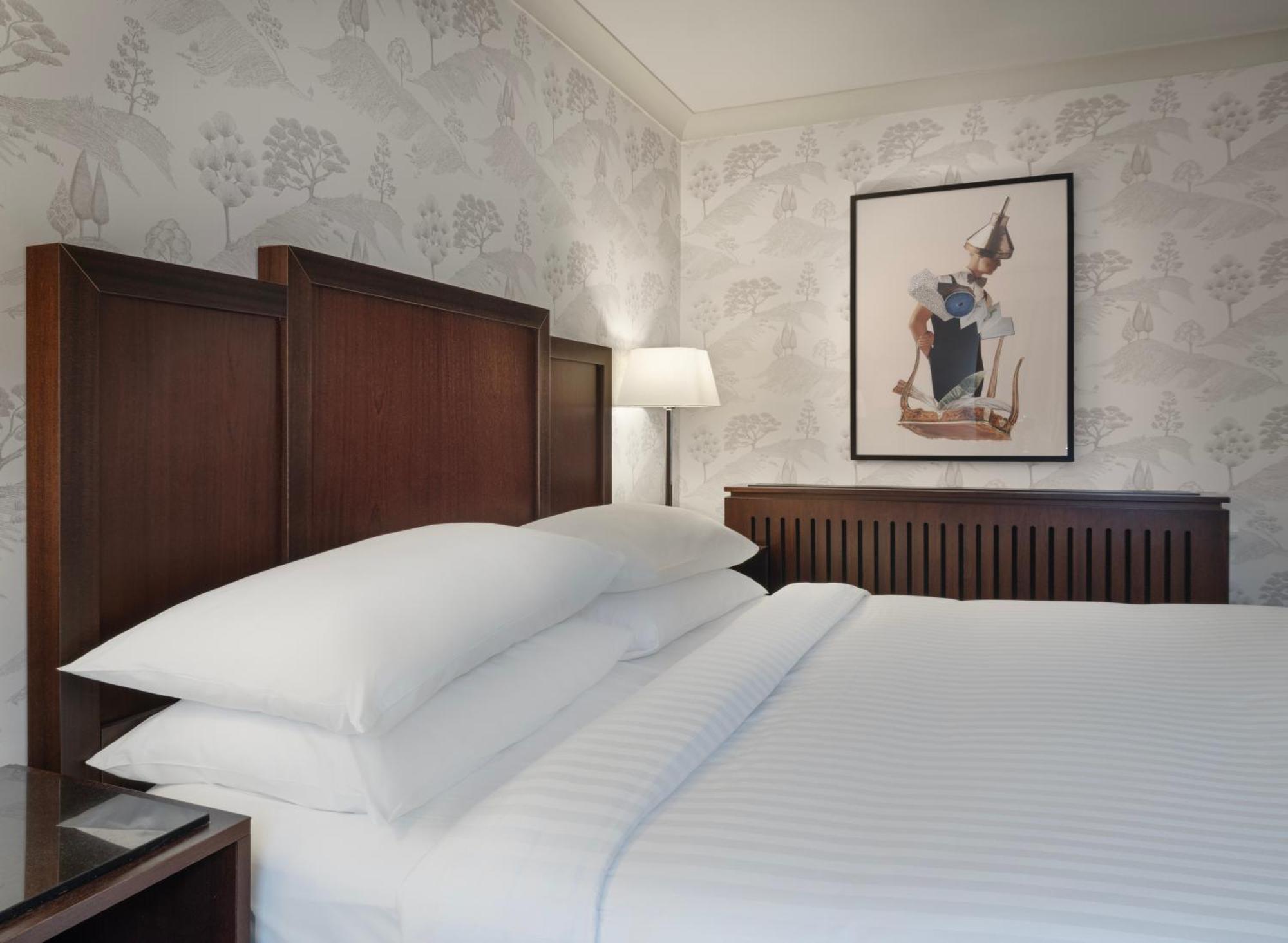 Delta Hotels By Marriott Breadsall Priory Country Club Derby Esterno foto