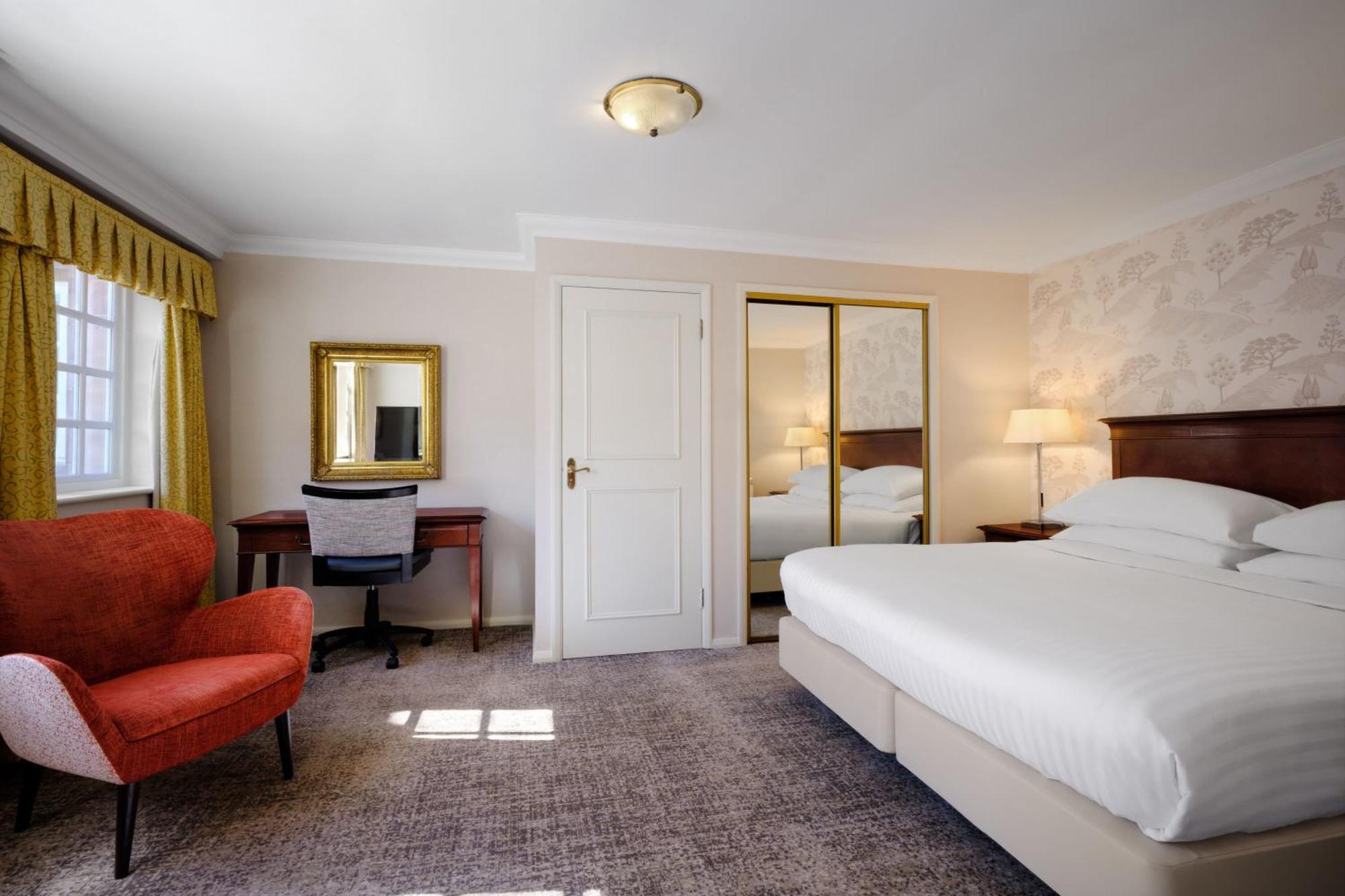 Delta Hotels By Marriott Breadsall Priory Country Club Derby Esterno foto